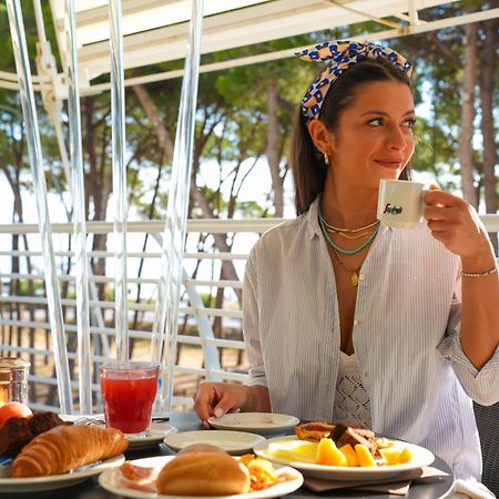 Hotel Lido Alba Adriatica Eksteriør bilde