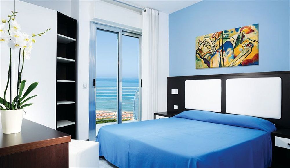 Hotel Lido Alba Adriatica Eksteriør bilde