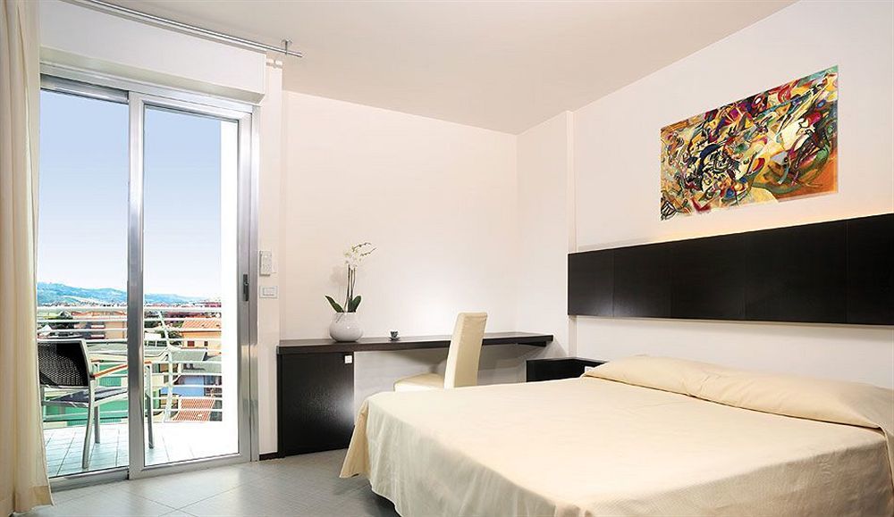 Hotel Lido Alba Adriatica Eksteriør bilde