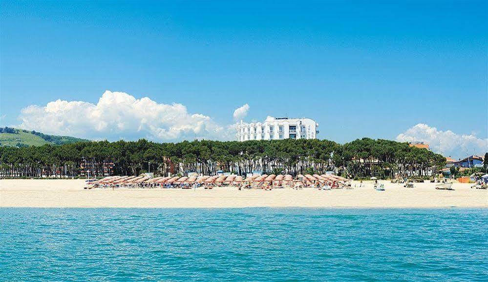 Hotel Lido Alba Adriatica Eksteriør bilde